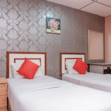 Hotel Tiara Chukai Kültér fotó