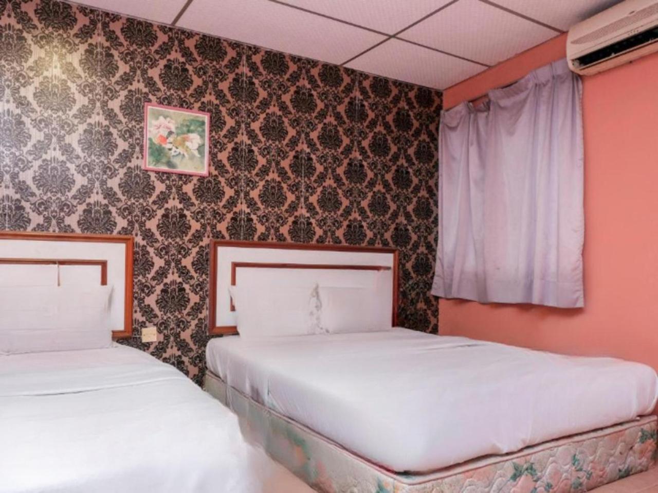 Hotel Tiara Chukai Kültér fotó