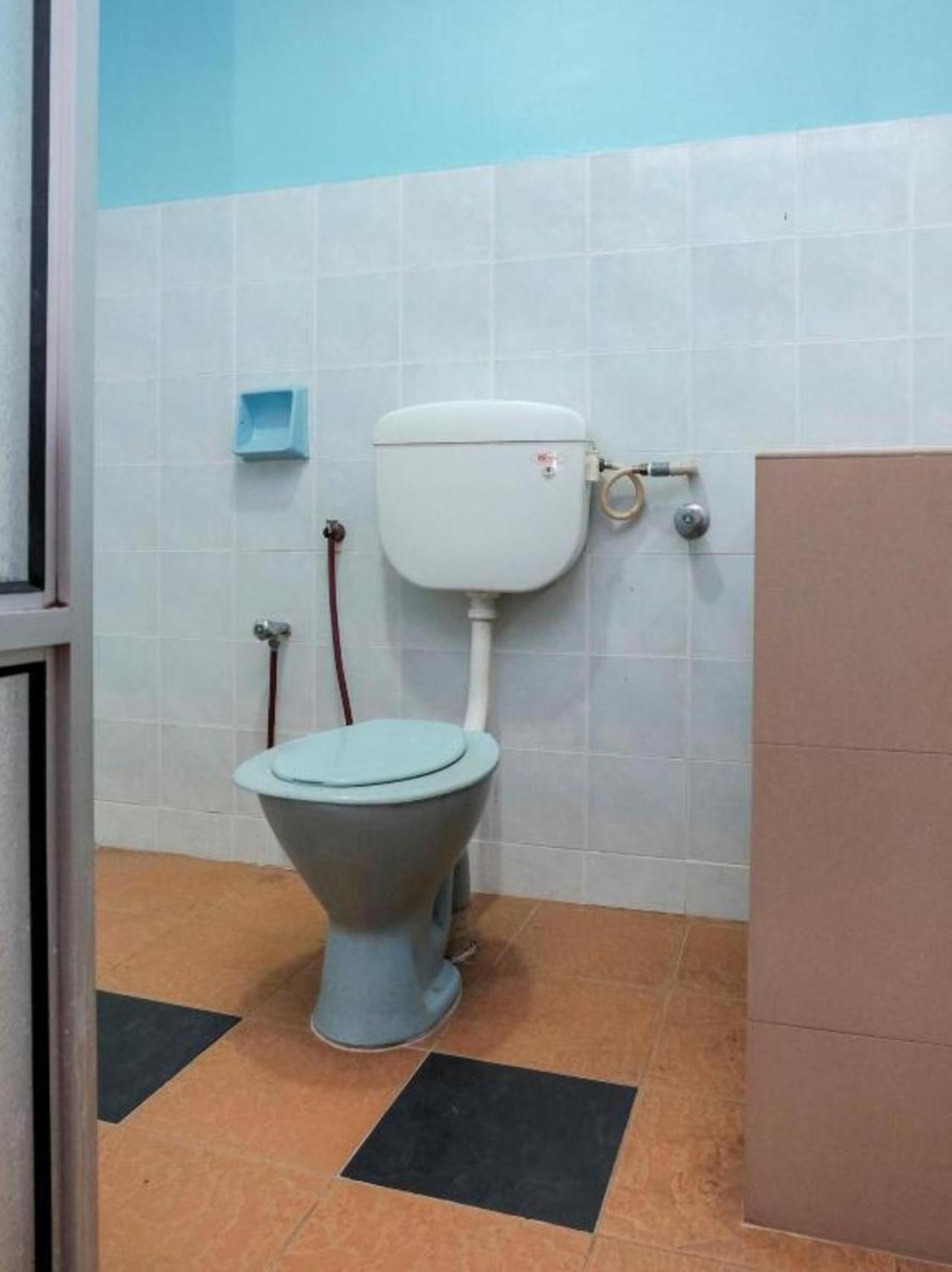 Hotel Tiara Chukai Kültér fotó
