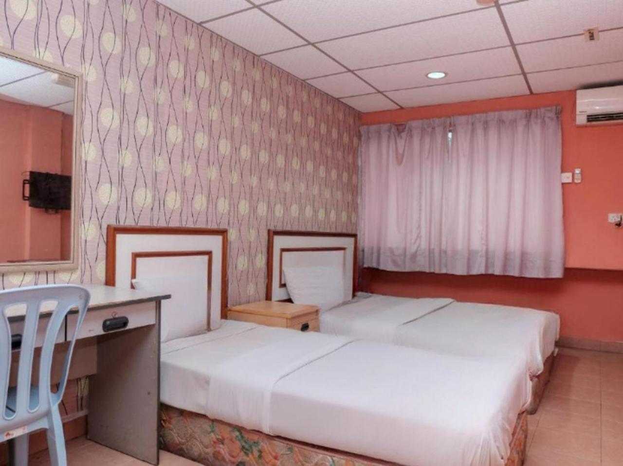 Hotel Tiara Chukai Kültér fotó