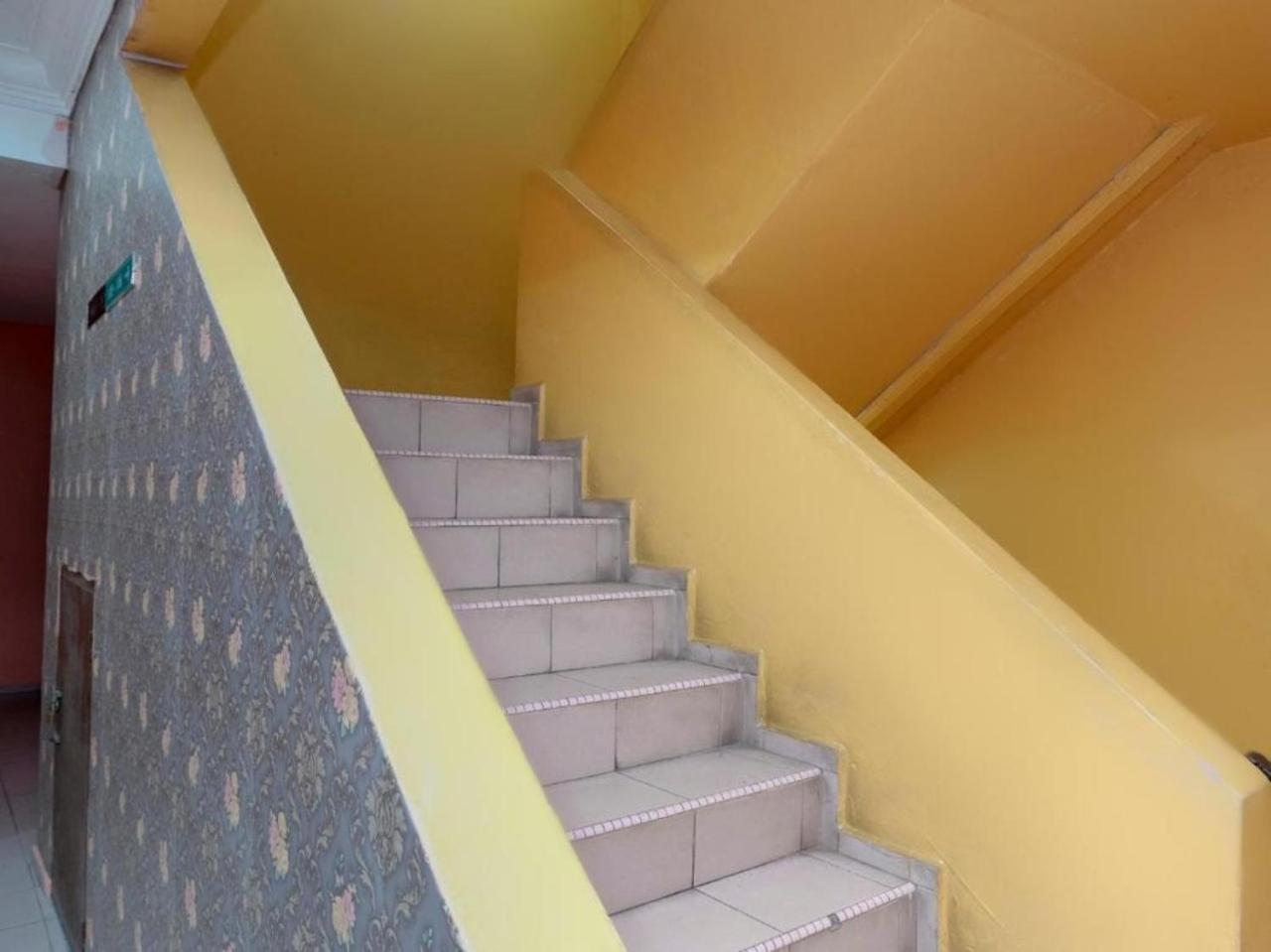 Hotel Tiara Chukai Kültér fotó