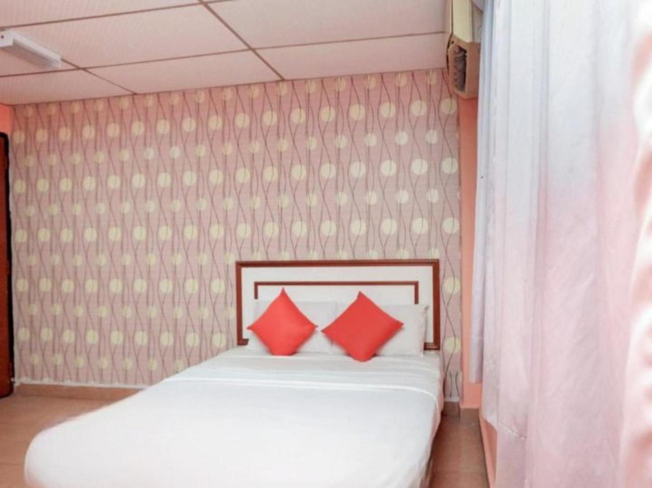 Hotel Tiara Chukai Kültér fotó