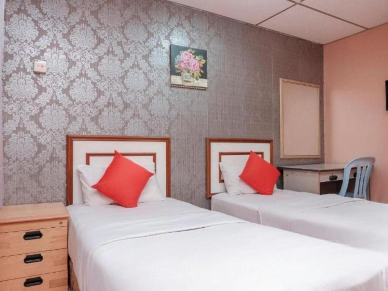 Hotel Tiara Chukai Kültér fotó